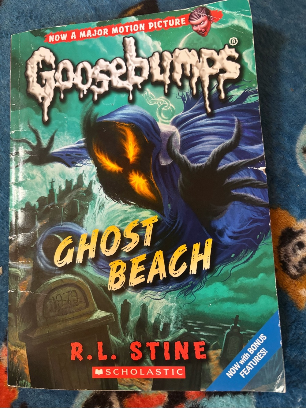Scholastic Goosebumps Back Cover – Blue, Red & White